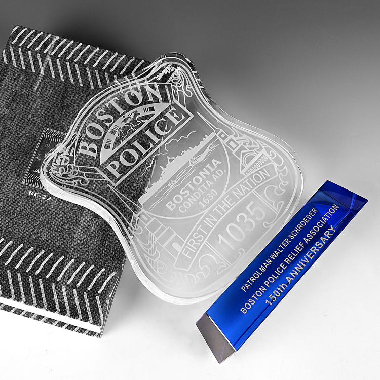 Shining  Customized Crystal Glass Cube Trophy Blue Base With Laser Printing Shield Shape Company Awards for Gift Purposes