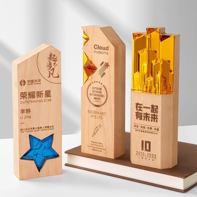 Factory Wholesale Crystal Solid Wood Trophy and Award Creative Wooden Plaque Medal Engraving for Business Trade Gifts