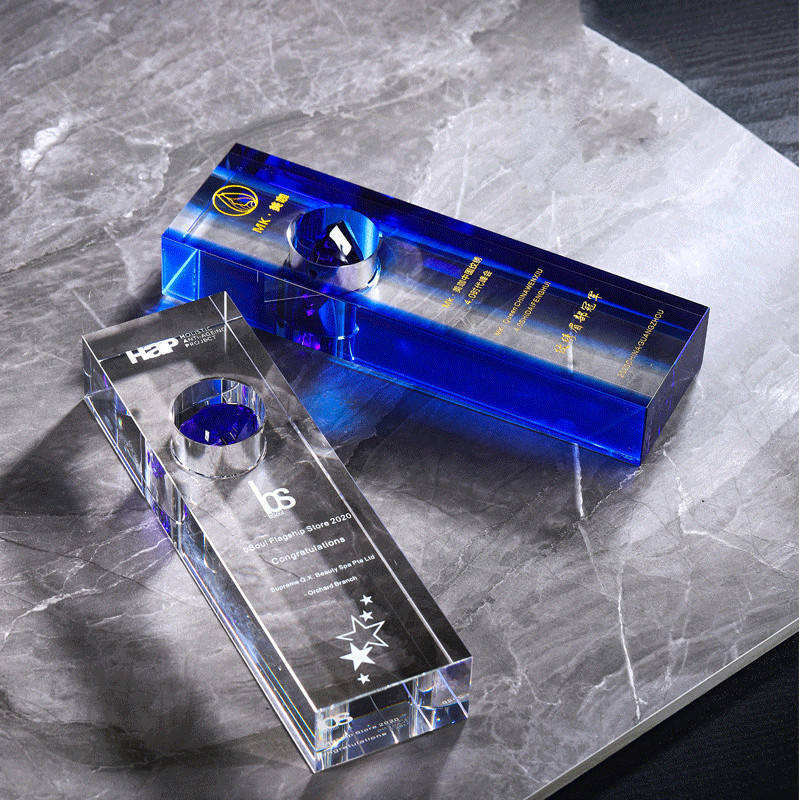 Customized Diamond Top Trophy Crystal Glass Business Souvenir for Trade Shows Premium Medals & Plaques