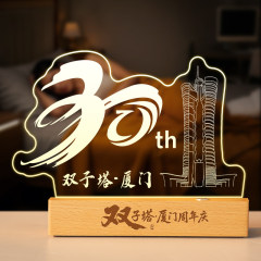 Landmark souvenir case 7
