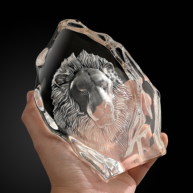 Shining   3D Laser Engraved  Wolves Crystal Sculpture Iceberg  Crystal Iceberg for Souvenir Gift