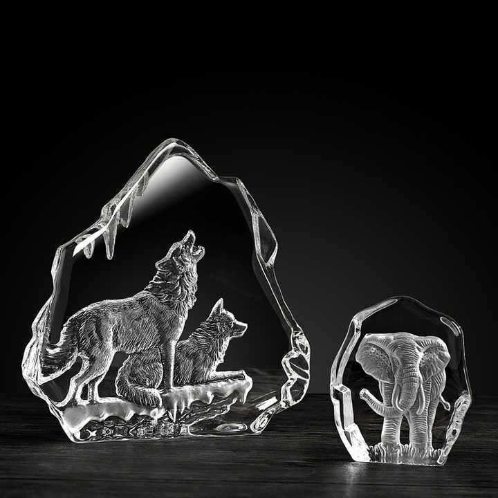 Shining   3D Laser Engraved  Wolves Crystal Sculpture Iceberg  Crystal Iceberg for Souvenir Gift