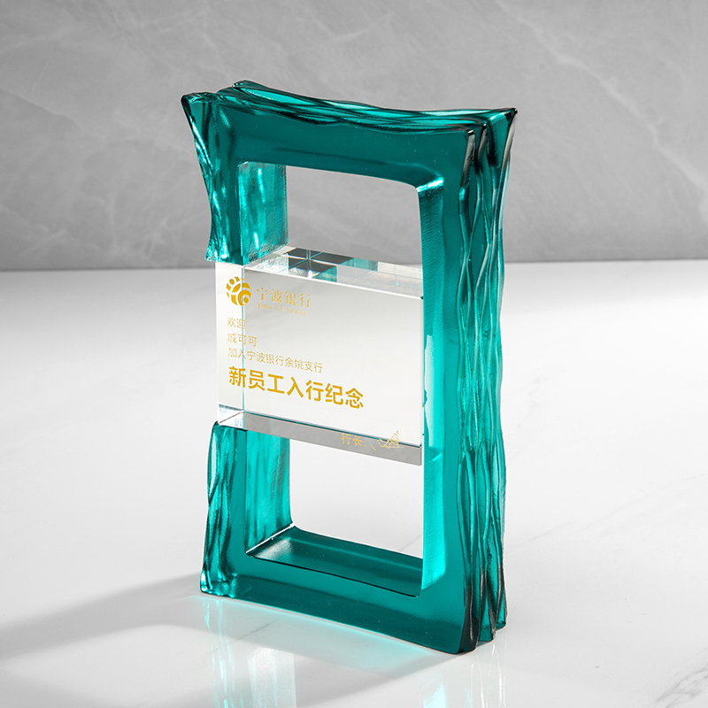 Unique Design Crystal Award Trophy with Customizable Engrave Words Custom Logo UV/Laser Printing HONOR Style for Souvenir Gifts