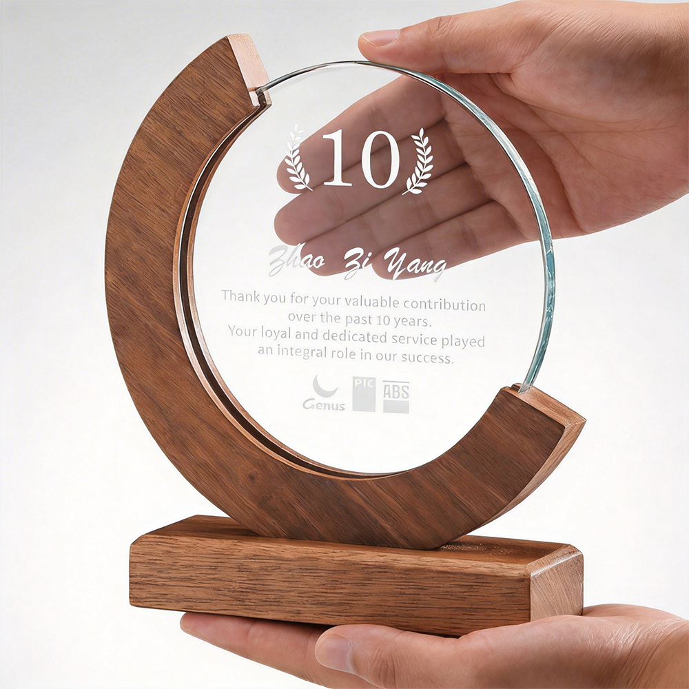 Custom Round Crystal Trophy With Wood Base Personalized Engraved Eco Friendly Glass Plaque for Corporate Recognition Achievement