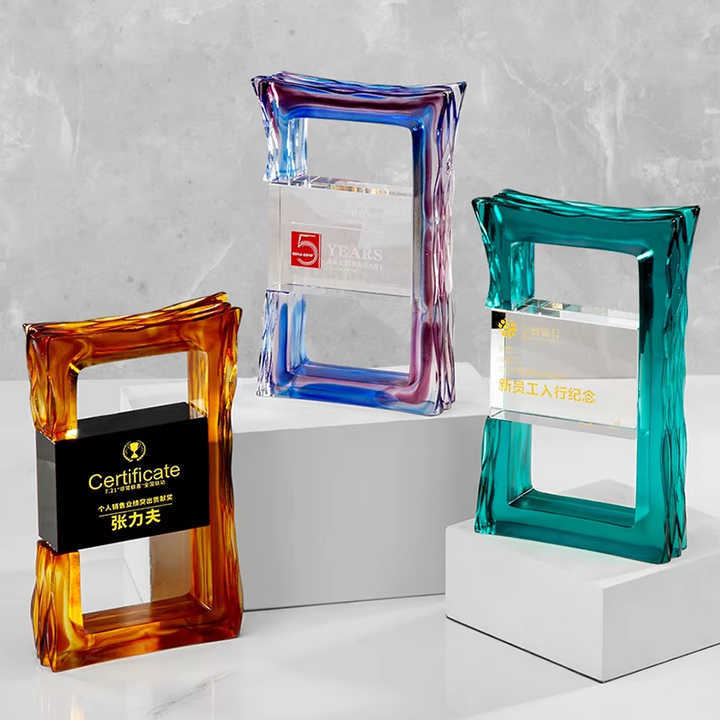 Unique Design Crystal Award Trophy with Customizable Engrave Words Custom Logo UV/Laser Printing HONOR Style for Souvenir Gifts