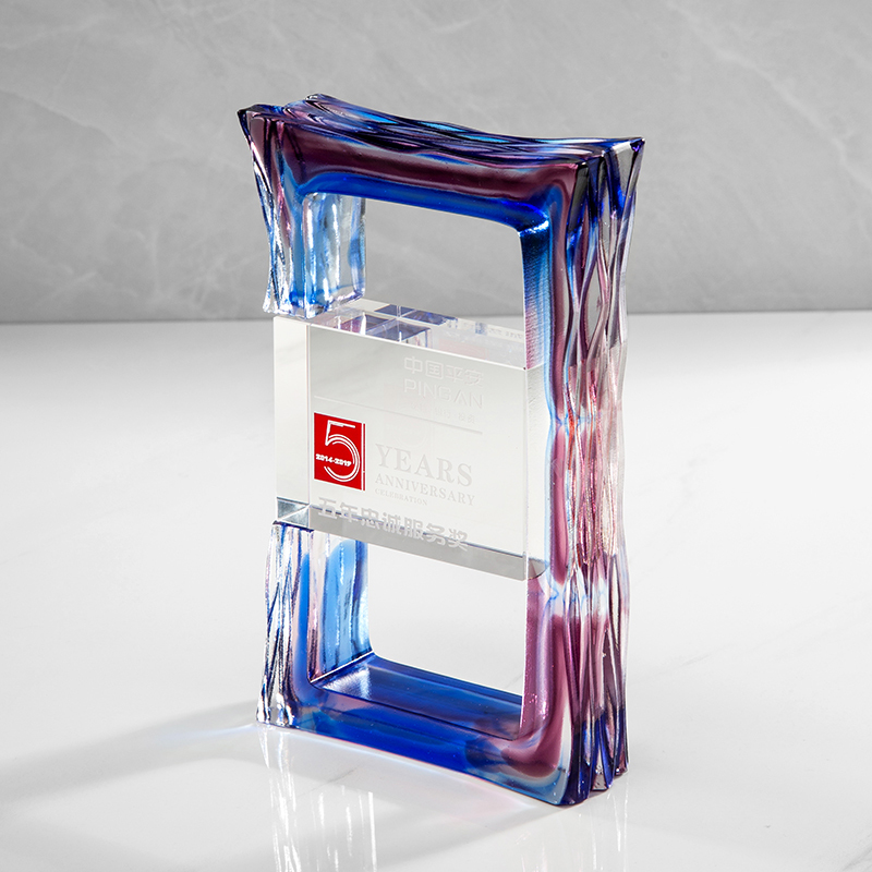 Unique Design Crystal Award Trophy with Customizable Engrave Words Custom Logo UV/Laser Printing HONOR Style for Souvenir Gifts