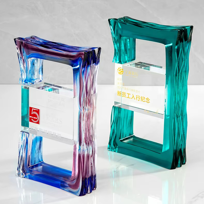 Unique Design Crystal Award Trophy with Customizable Engrave Words Custom Logo UV/Laser Printing HONOR Style for Souvenir Gifts