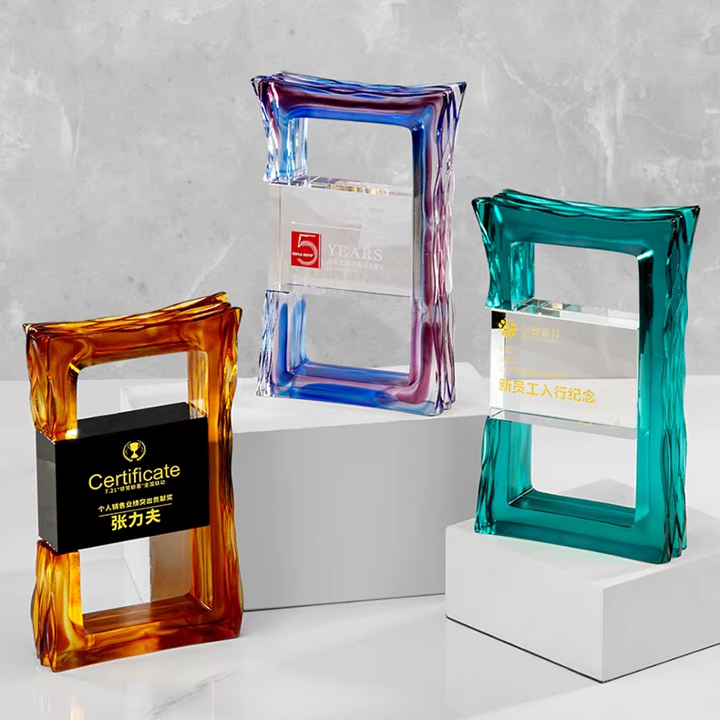 Unique Design Crystal Award Trophy with Customizable Engrave Words Custom Logo UV/Laser Printing HONOR Style for Souvenir Gifts