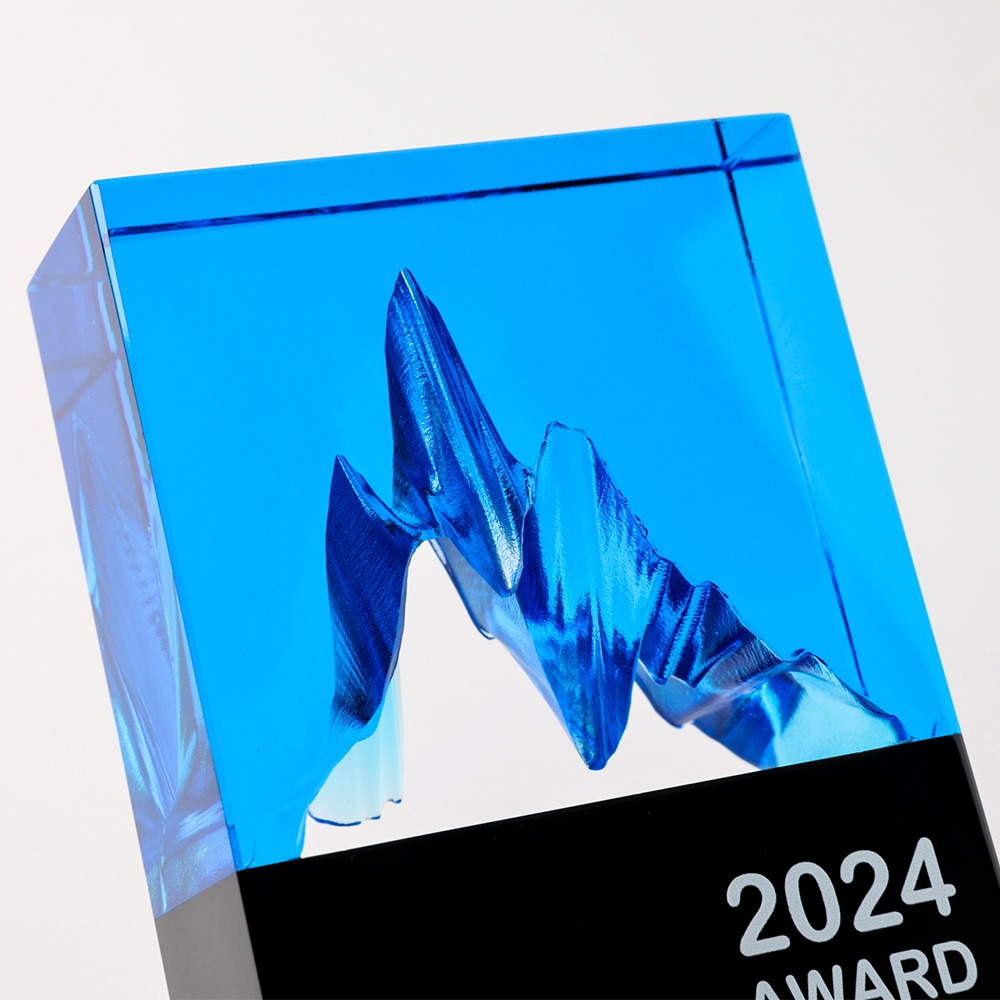 New Design Factory Wholesale High Quality Liuli Iceberg Crystal Award Plaque Trophy Laser UV Printing Custom Logo Fashion Trend