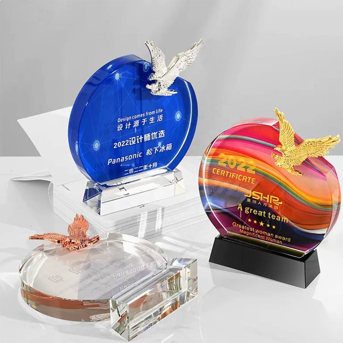 Wholesale Color K9 Glass Eagle Trophy Crystal Plaque Carved Metal Hawk  Laser Awards Round  Anniversary Souvenirs Gifts