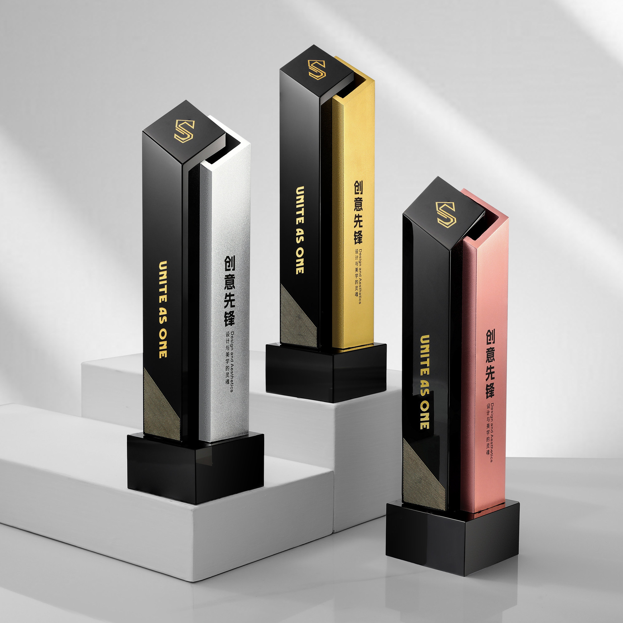 Newest Design Modern Crystal Metal Trophy Award Handmade Artisanal Cast for Champion Durable Personalized Customized Logo