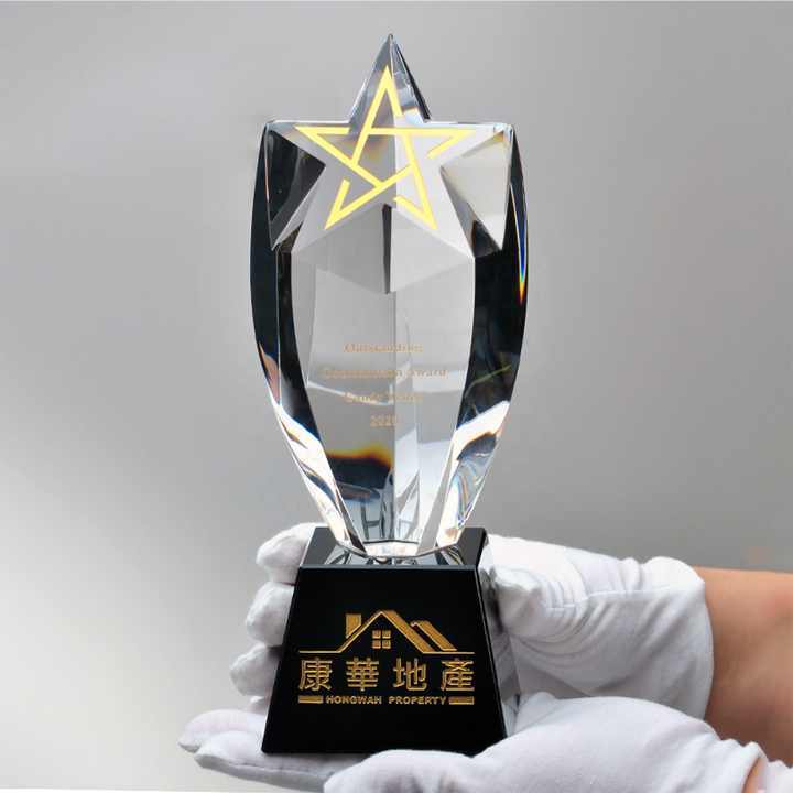 High Quality Custom Engraved Star Crystal Glass Award Trophy Gold Logo Five Points Art K9 Trophy on a Base 3D Laser Engraved