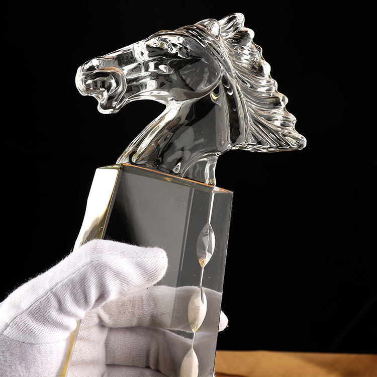 Honor of Crystal Horse Trophy New Design High Quality Fashion Business Souvenir Glass Award