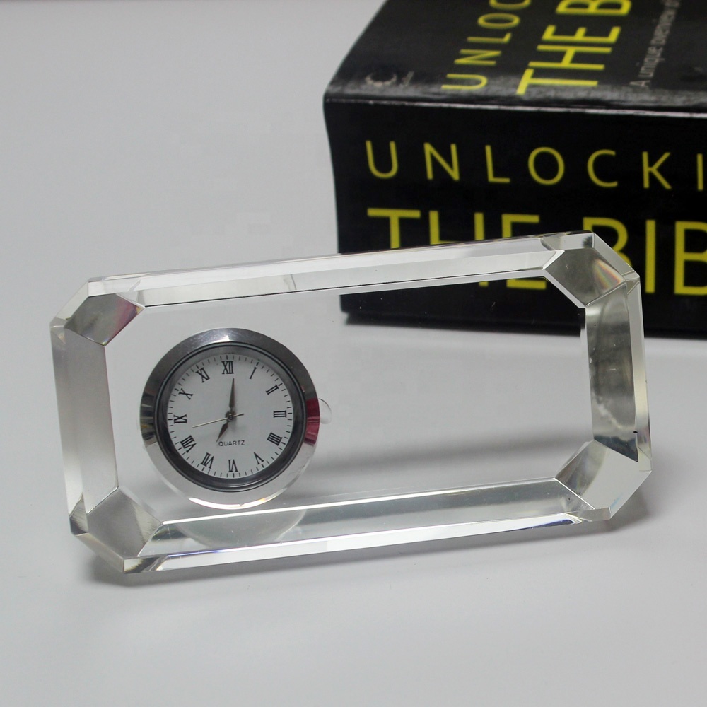 Crystal Glass Table Clock Stand Clock Laser Souvenirs  Cheap Mini Crystal Engraved Logo Crystal Promotional Custom 3d Clear Gift