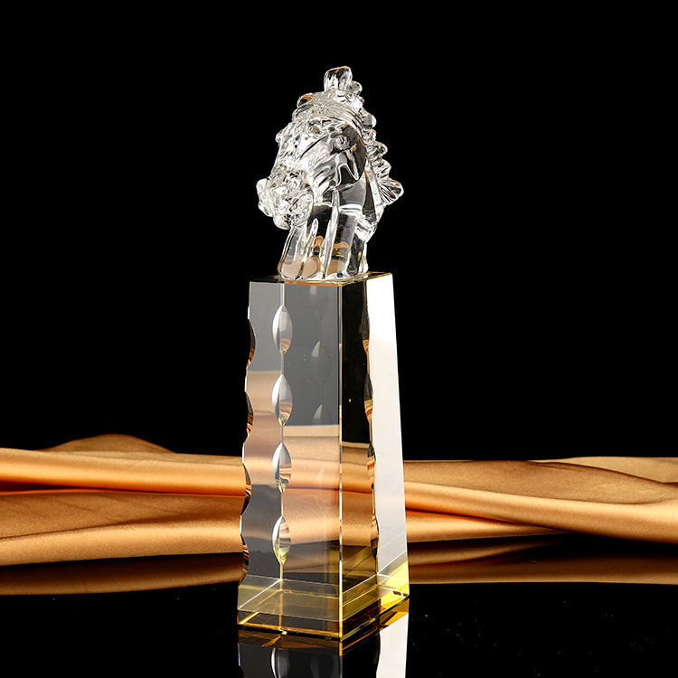 Honor of Crystal Horse Trophy New Design High Quality Fashion Business Souvenir Glass Award