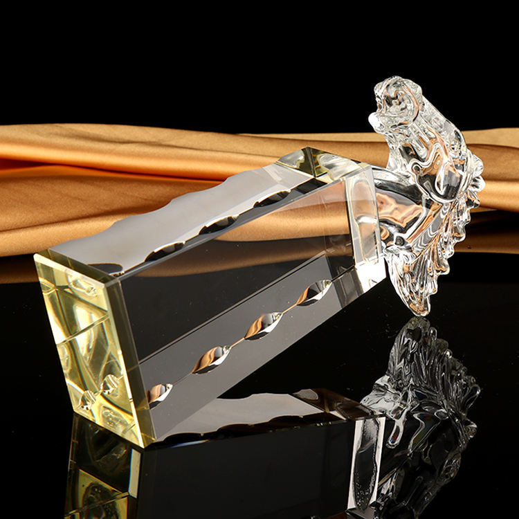 Honor of Crystal Horse Trophy New Design High Quality Fashion Business Souvenir Glass Award