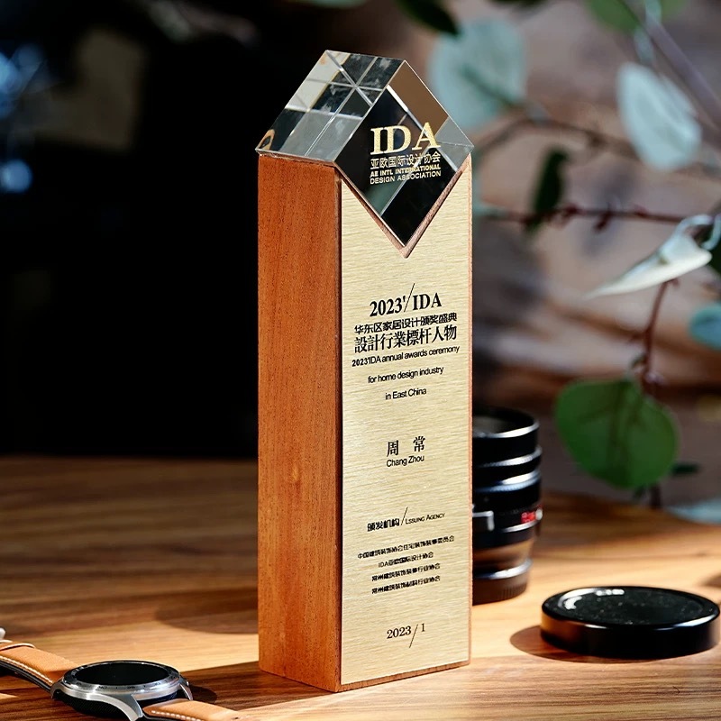 Wood Plaque With Crystal Cube Custom Wooden Trophy Award Plaque  MH-J0143