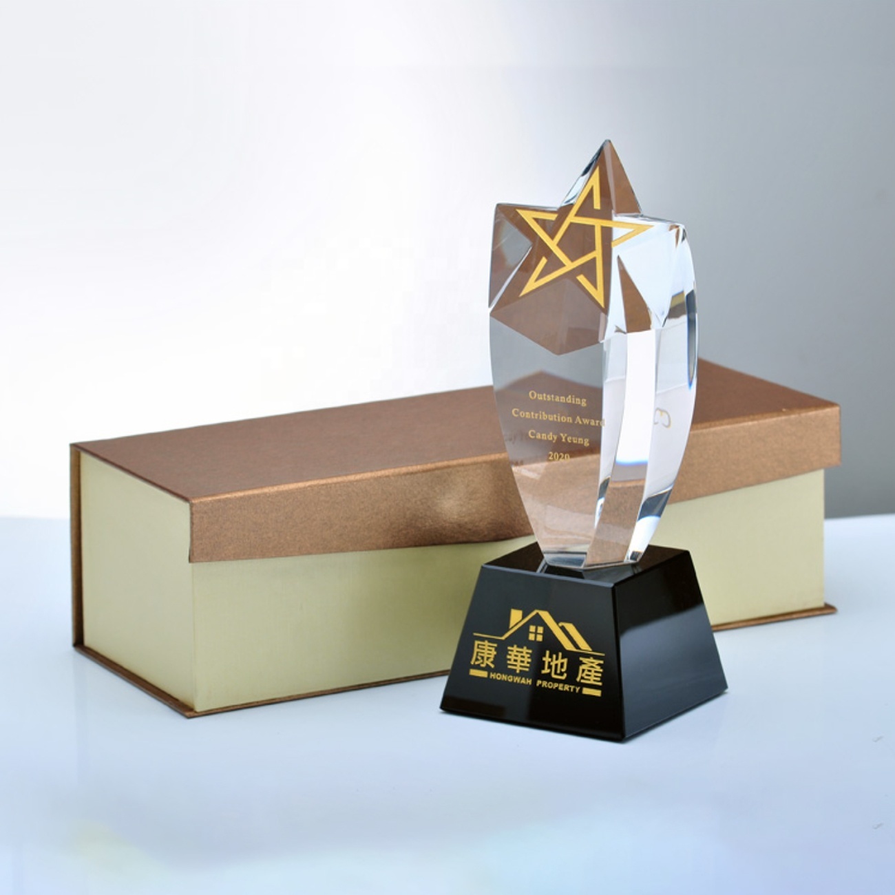 High Quality Custom Engraved Star Crystal Glass Award Trophy Gold Logo Five Points Art K9 Trophy on a Base 3D Laser Engraved