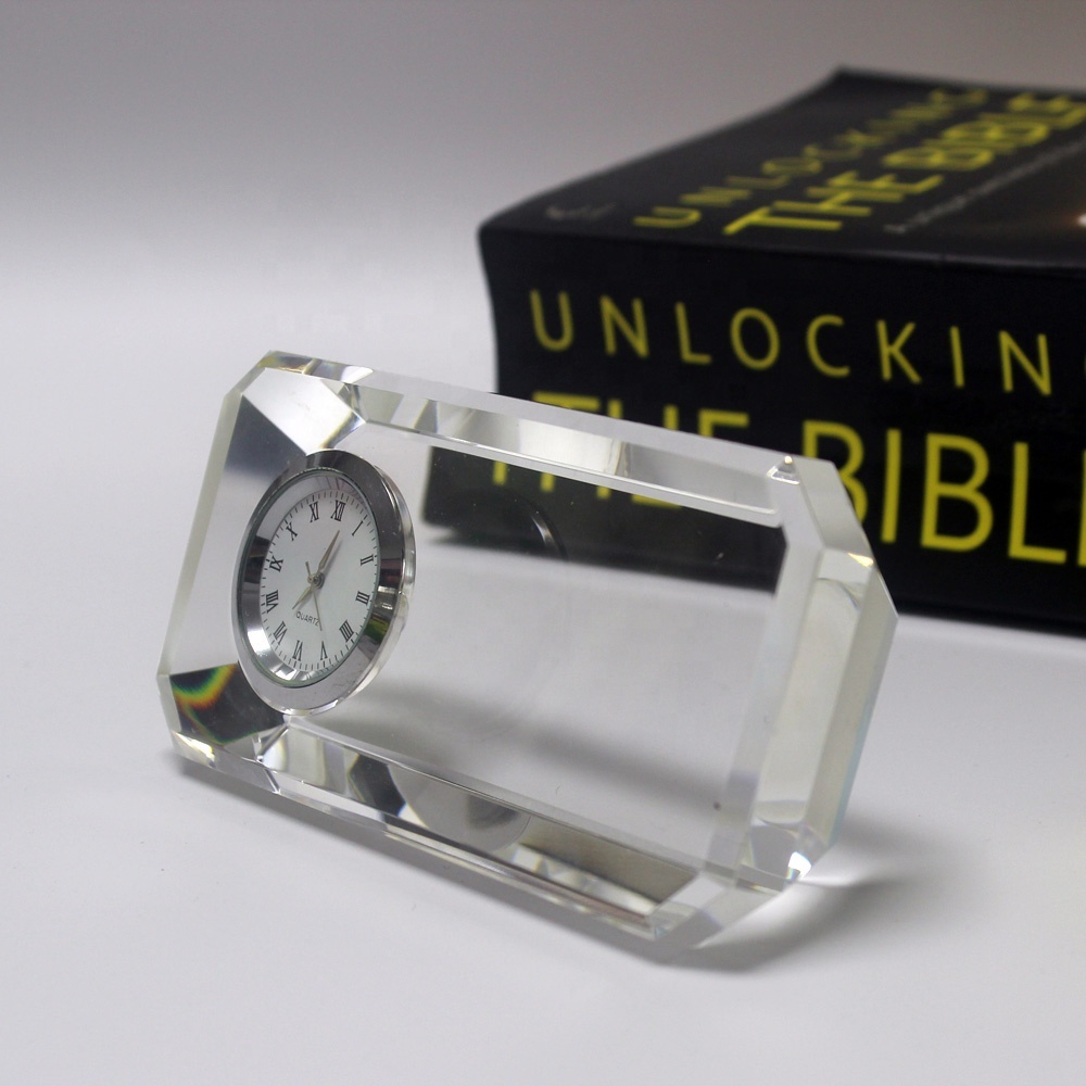 Crystal Glass Table Clock Stand Clock Laser Souvenirs  Cheap Mini Crystal Engraved Logo Crystal Promotional Custom 3d Clear Gift