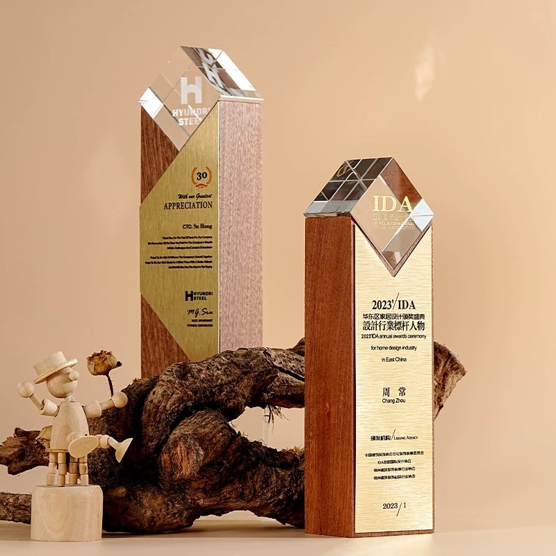 Wood Plaque With Crystal Cube Custom Wooden Trophy Award Plaque  MH-J0143