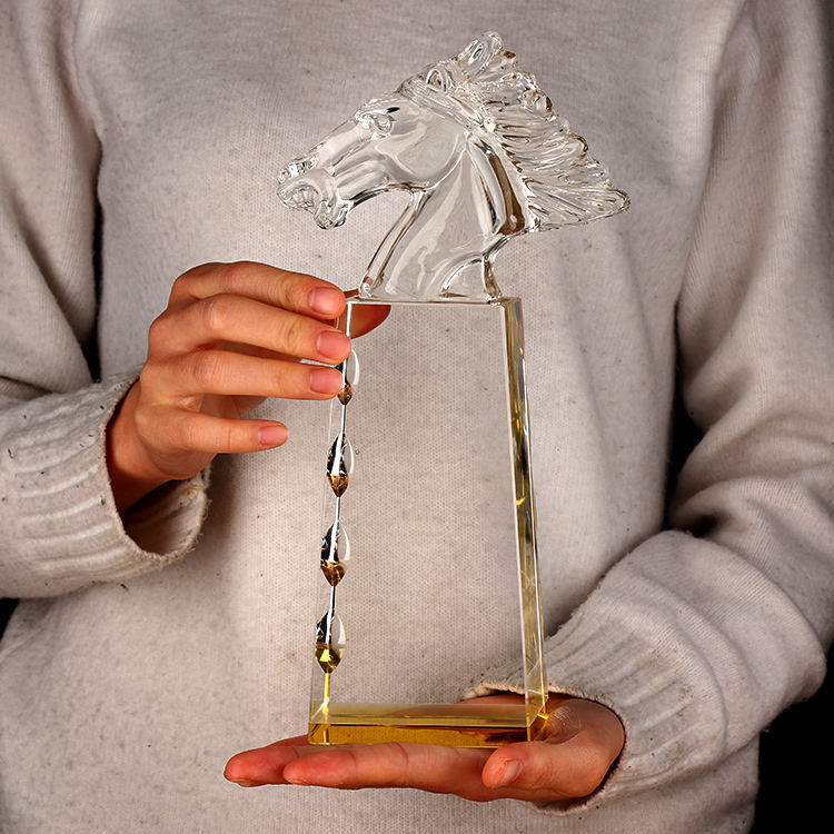 Honor of Crystal Horse Trophy New Design High Quality Fashion Business Souvenir Glass Award