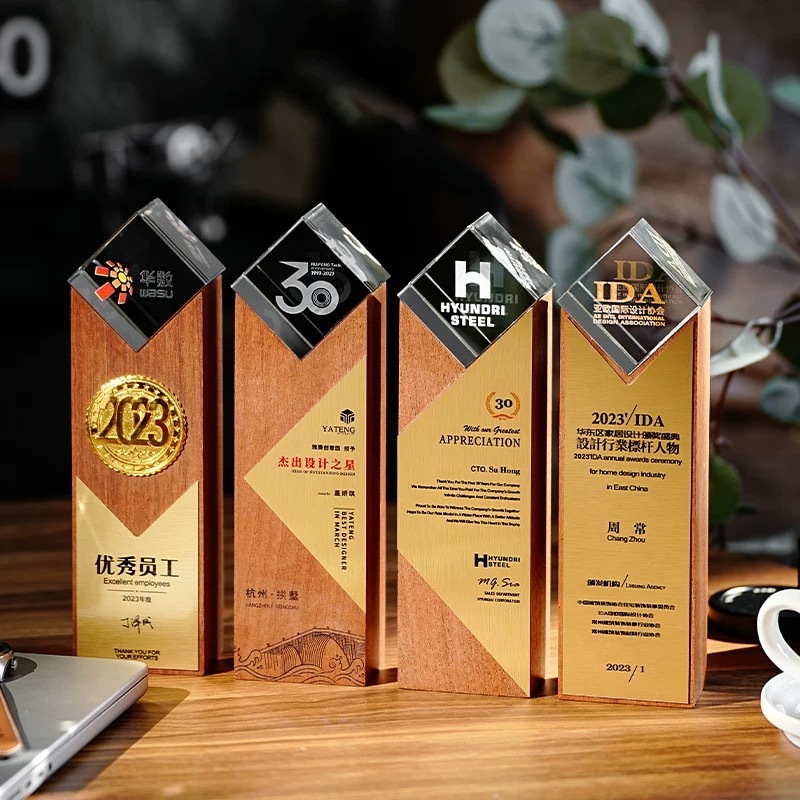 Wood Plaque With Crystal Cube Custom Wooden Trophy Award Plaque  MH-J0143