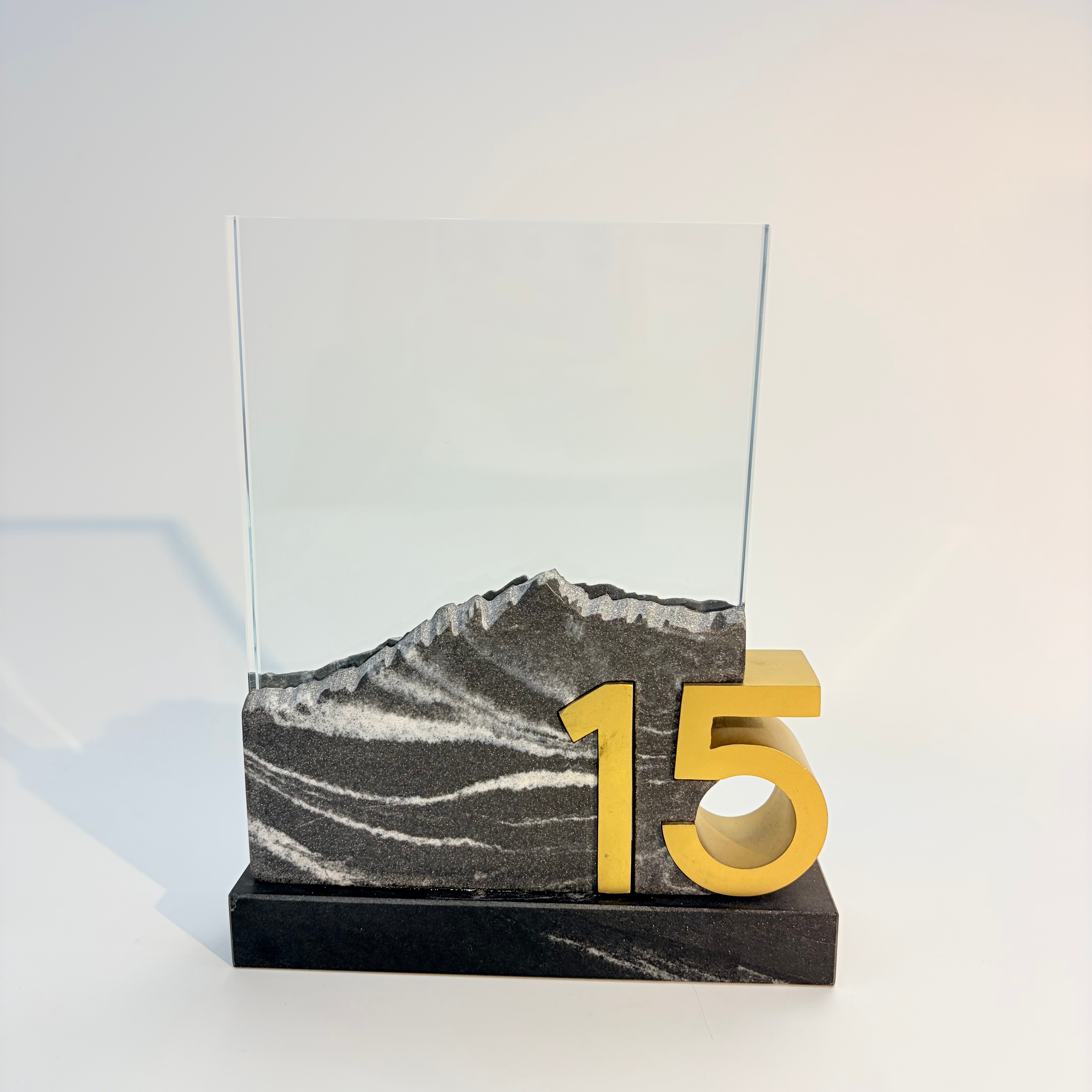 Mountain Shape Black Crystal Eco-friendly Engraved Trophy Custom 3D Number Years Service Award Plaque Sports Souvenir