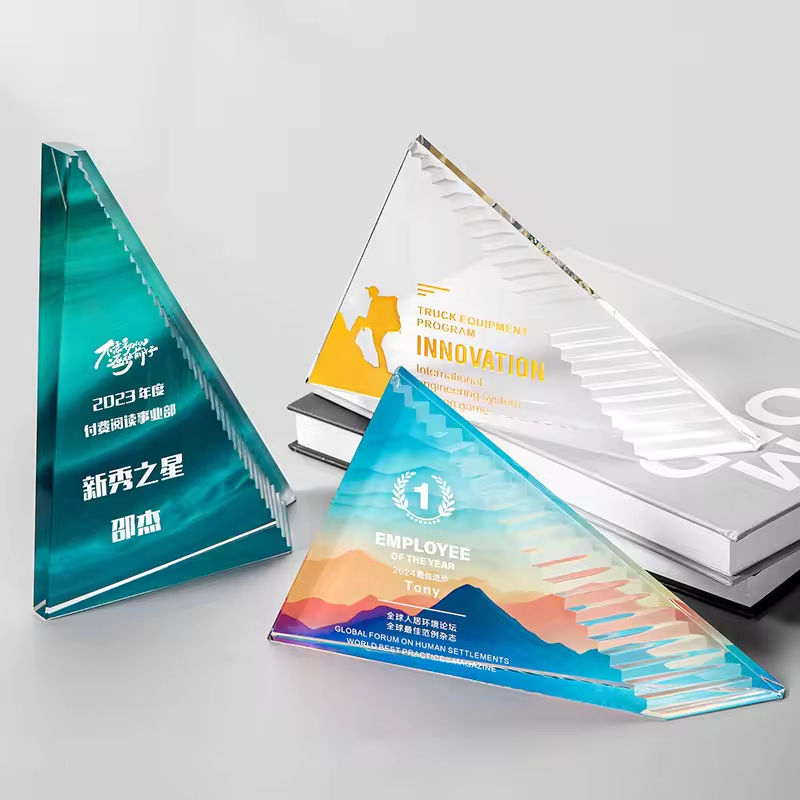 Customized Text Carving Crystal Glass Trophy Corporate Gift Craft Trophy High-end Triangle Trophy