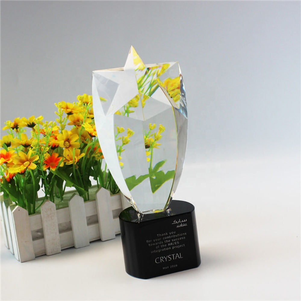 High Quality Custom Engraved Star Crystal Glass Award Trophy Gold Logo Five Points Art K9 Trophy on a Base 3D Laser Engraved
