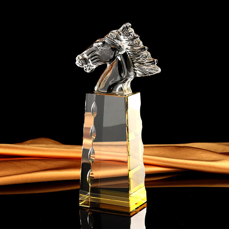 Honor of Crystal Horse Trophy New Design High Quality Fashion Business Souvenir Glass Award