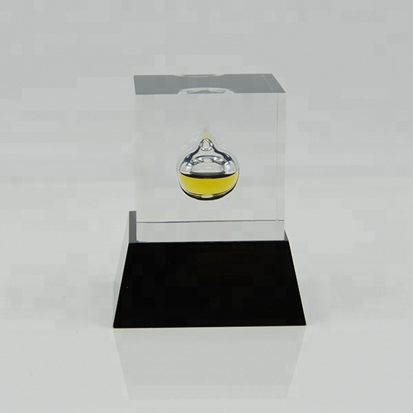 Custom Eco-Friendly Resin Oil Drop Model Trophy Award with Customized Size and Casting Technique