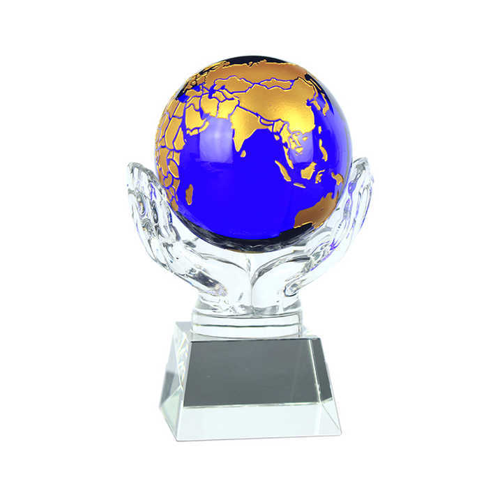 Custom K9 Crystal Trophy Glass Earth Ball Crystal Globe With Hand for Environmental Trophy