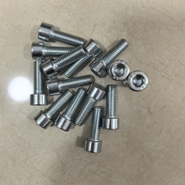 air Compressor Hexagon Socket Head Screw 0211136303, Suitable for Atlas air Compressor Equipment.0211 1363 03,Xi'an Oukesi Machinery Equipment Co.,Ltd,air Compressor Hexagon Socket Head Screw 0211136303, Suitable for Atlas air Compressor Equipment.0211 1363 03