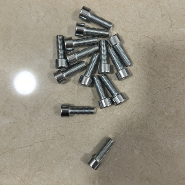 air Compressor Hexagon Socket Head Screw 0211136303, Suitable for Atlas air Compressor Equipment.0211 1363 03,Xi'an Oukesi Machinery Equipment Co.,Ltd,air Compressor Hexagon Socket Head Screw 0211136303, Suitable for Atlas air Compressor Equipment.0211 1363 03