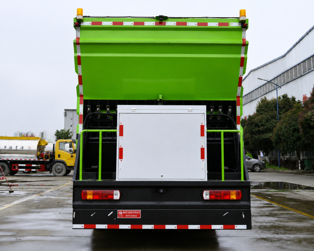 HOWO 24 m³ Synchronous Chip Sealing Truck,MY SHOP,HOWO 24 m³ Synchronous Chip Sealing Truck