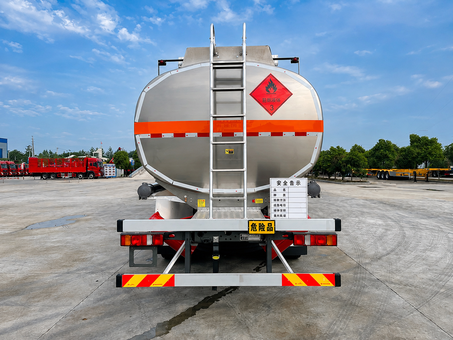 Cisterna de combustible Sinotruk Howo 8x4 TX-K 30,4 m³,MI TIENDA,Cisterna de combustible Sinotruk Howo 8x4 TX-K 30,4 m³
