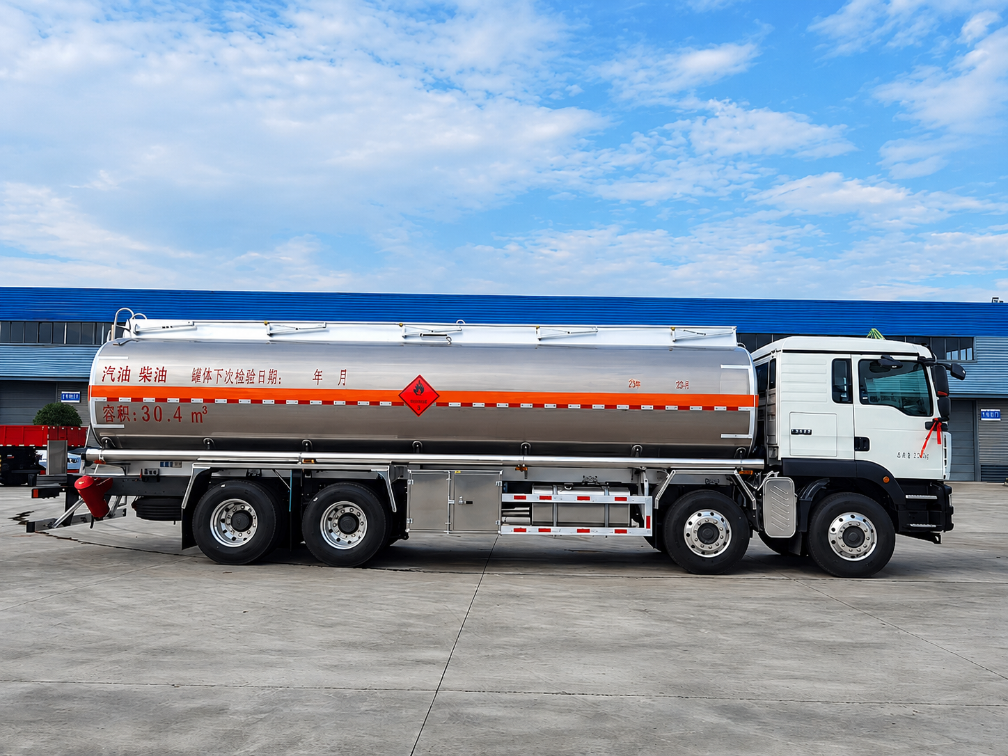 Cisterna de combustible Sinotruk Howo 8x4 TX-K 30,4 m³,MI TIENDA,Cisterna de combustible Sinotruk Howo 8x4 TX-K 30,4 m³