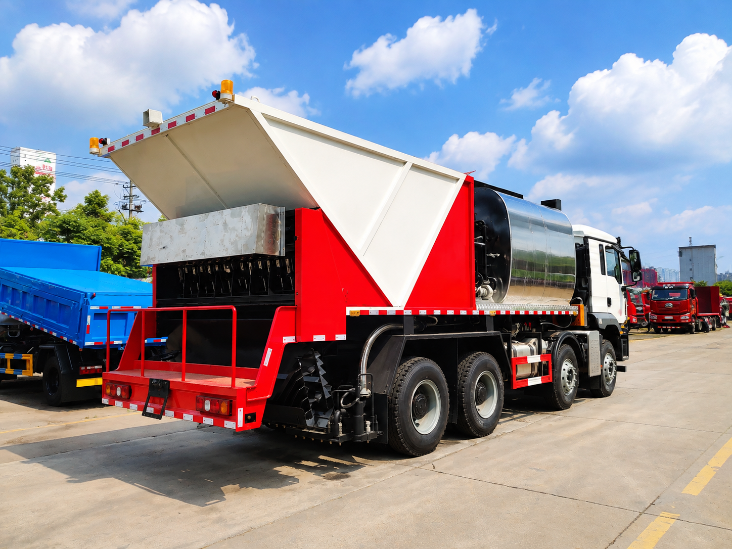 Shacman 20 m³ Synchronous Chip Sealing Truck, Suizhou Hongda Automobile Sales Co., Ltd.,Shacman 20 m³ Synchronous Chip Sealing Truck