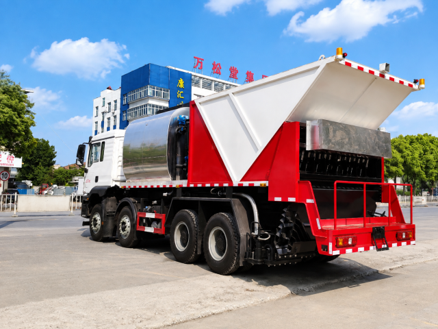 Shacman 20 m³ Synchronous Chip Sealing Truck, Suizhou Hongda Automobile Sales Co., Ltd.,Shacman 20 m³ Synchronous Chip Sealing Truck