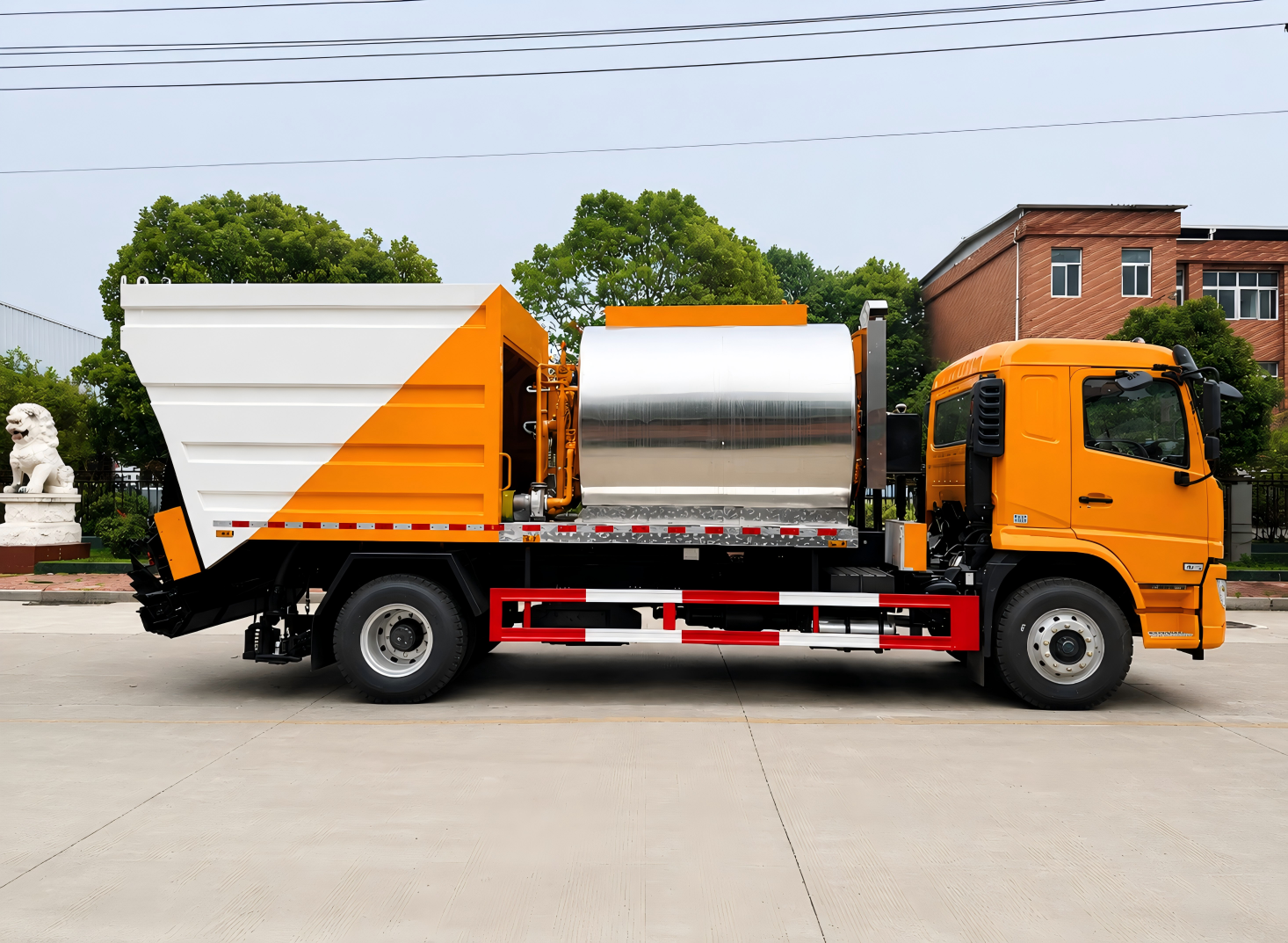 Camion de scellage de copeaux synchrone Shacman de 15 m³, Suizhou Hongda Automobile Sales Co., Ltd., Camion de scellage de copeaux synchrone Shacman de 15 m³