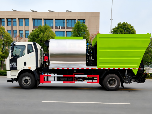 FAW 16 m³ Synchronous Chip Sealing Truck, Suizhou Hongda Automobile Sales Co., Ltd.,FAW 16 m³ Synchronous Chip Sealing Truck