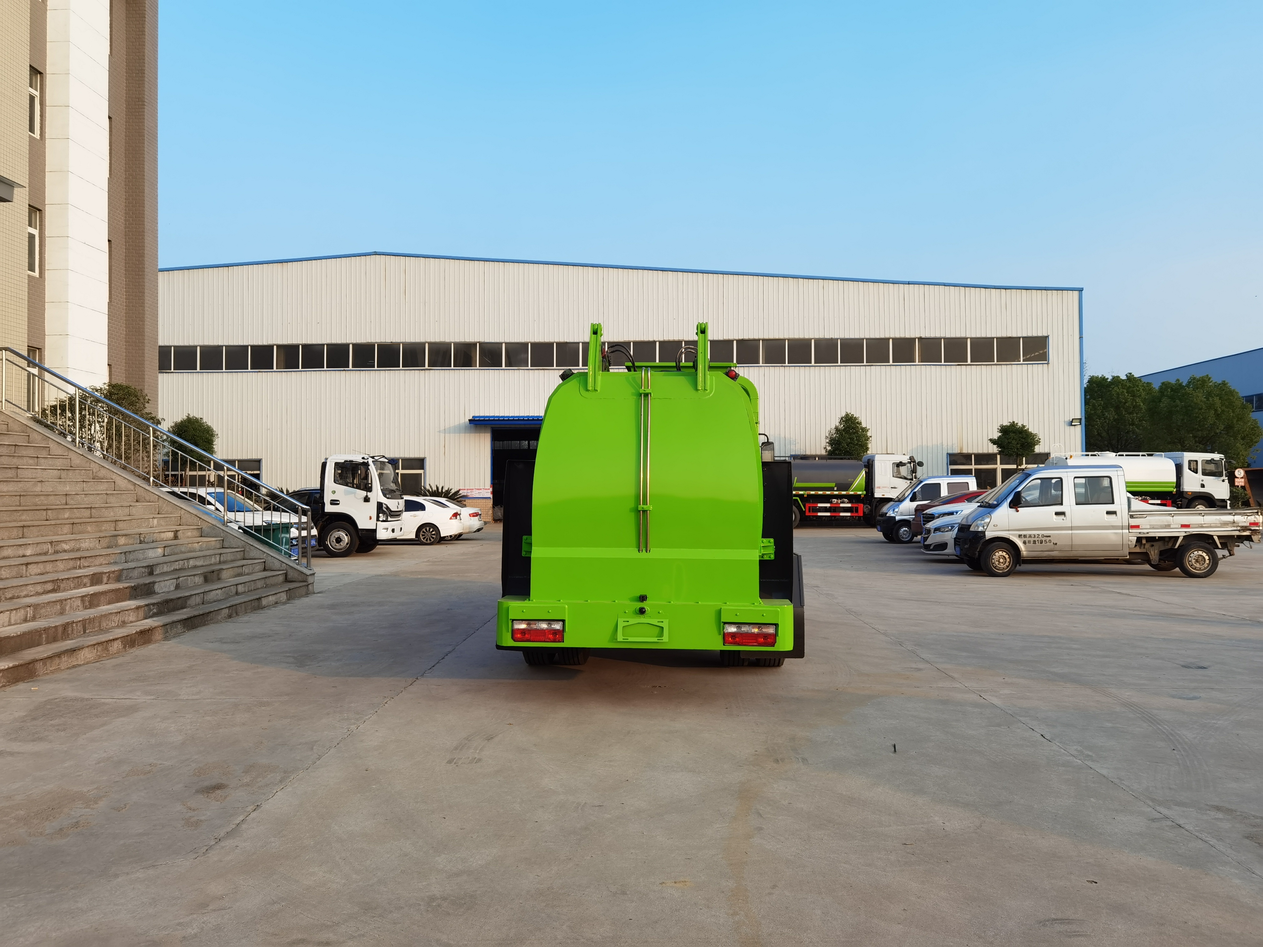 Dongfeng D7 Series 8m³ Food Waste Truck, Suizhou Hongda Automobile Sales Co., Ltd.,Dongfeng D7 Series 8m³ Food Waste Truck