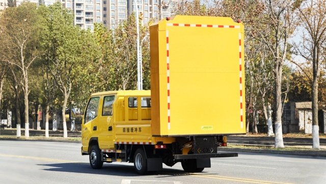 Camion Dongfeng 100K à coussins de sécurité, Suizhou Hongda Automobile Sales Co., Ltd., Camion Dongfeng 100K à coussins de sécurité