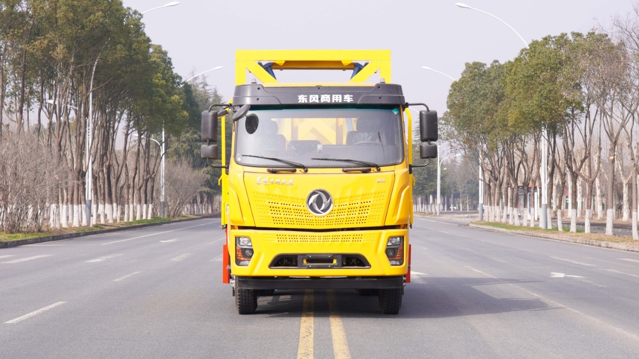 Camion Dongfeng D3S 100k avec coussins de sécurité, Suizhou Hongda Automobile Sales Co., Ltd., Camion Dongfeng D3S 100k avec coussins de sécurité