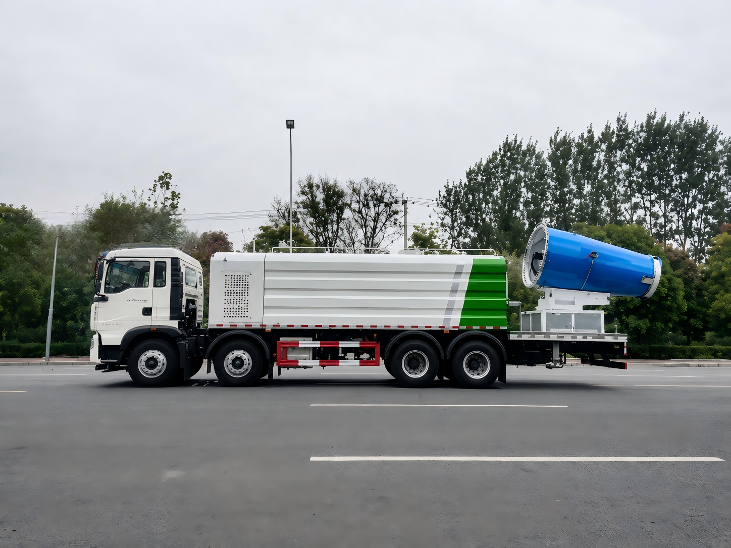 Camion de dépoussiérage Sinotruk Howo 8x4 (4 essieux) de 21 m³, Suizhou Hongda Automobile Sales Co., Ltd., Camion de dépoussiérage Sinotruk Howo 8x4 (4 essieux) de 21 m³