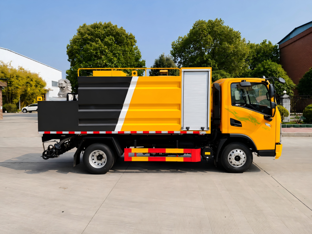 Camion distributeur d'asphalte Shacman 6,8 m³, Suizhou Hongda Automobile Sales Co., Ltd., Camion distributeur d'asphalte Shacman 6,8 m³