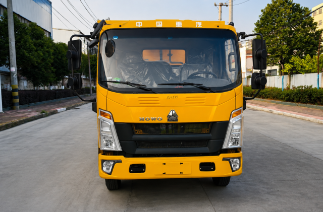 Camion distributeur d'asphalte HOWO 6,8 m³, Suizhou Hongda Automobile Sales Co., Ltd., Camion distributeur d'asphalte HOWO 6,8 m³