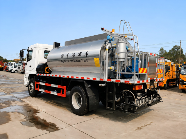 Camion distributeur d'asphalte Shacman de 12 m³, Suizhou Hongda Automobile Sales Co., Ltd., Camion distributeur d'asphalte Shacman de 12 m³