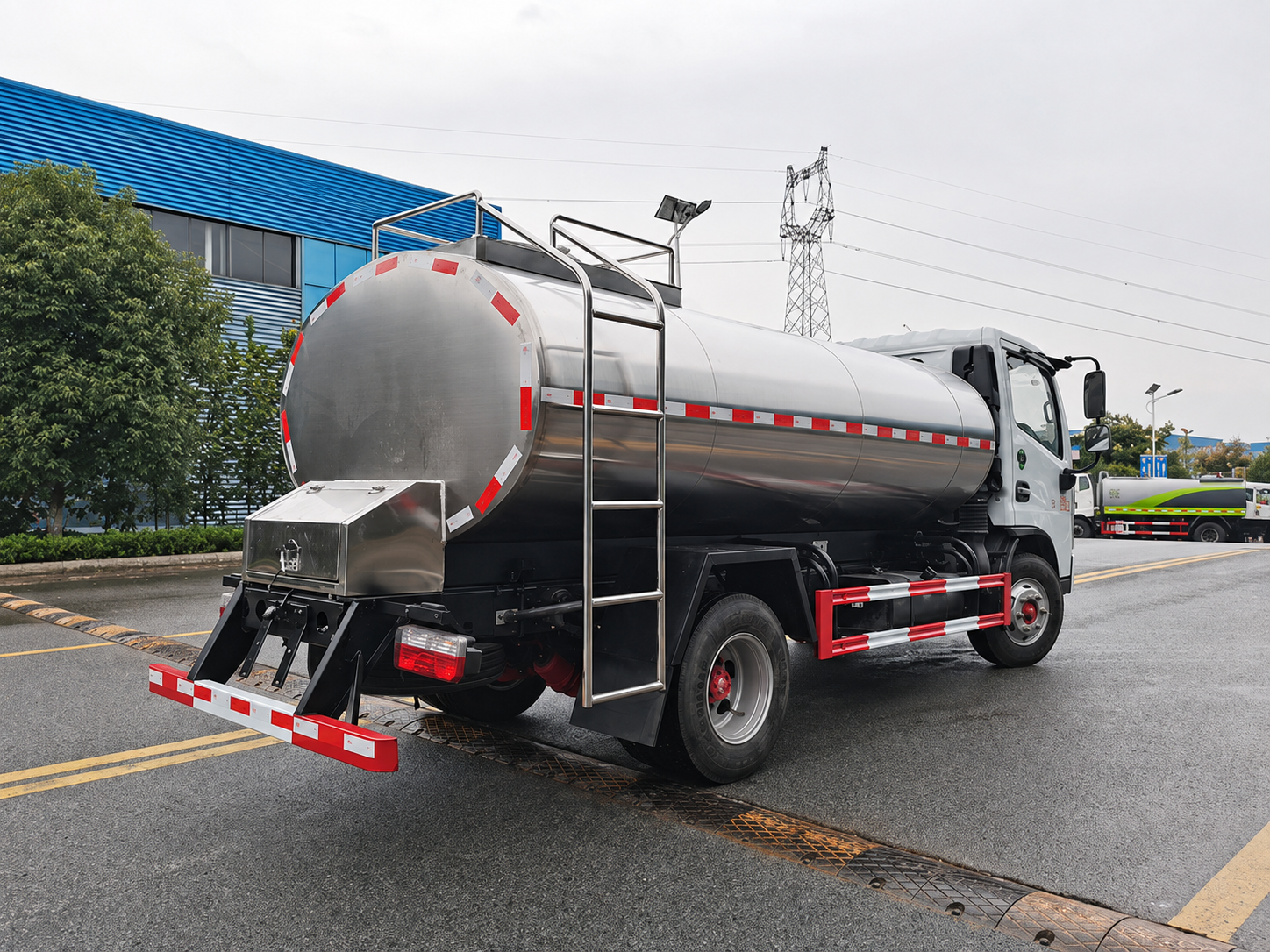 Dongfeng Dollicar 4.7m³ Milk Tanker Truck, Suizhou Hongda Automobile Sales Co., Ltd.,Dongfeng Dollicar 4.7m³ Milk Tanker Truck