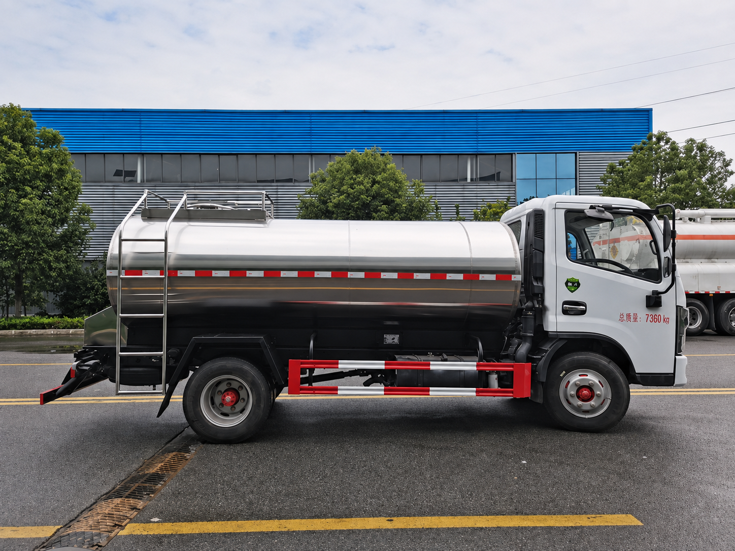 Dongfeng Dollicar 4.7m³ Milk Tanker Truck, Suizhou Hongda Automobile Sales Co., Ltd.,Dongfeng Dollicar 4.7m³ Milk Tanker Truck